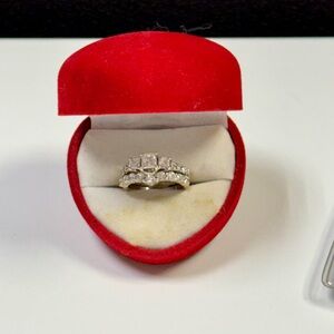 Unmatched Brilliance - Diamond Princess Engagement Ring & Round Cut Wedding Band